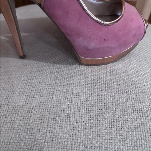 GUESS Pink and Gold Peep-Toe Heels - Picture 4 of 8